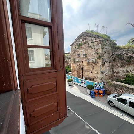 Lords Hostel & Pub Αττάλεια Εξωτερικό φωτογραφία