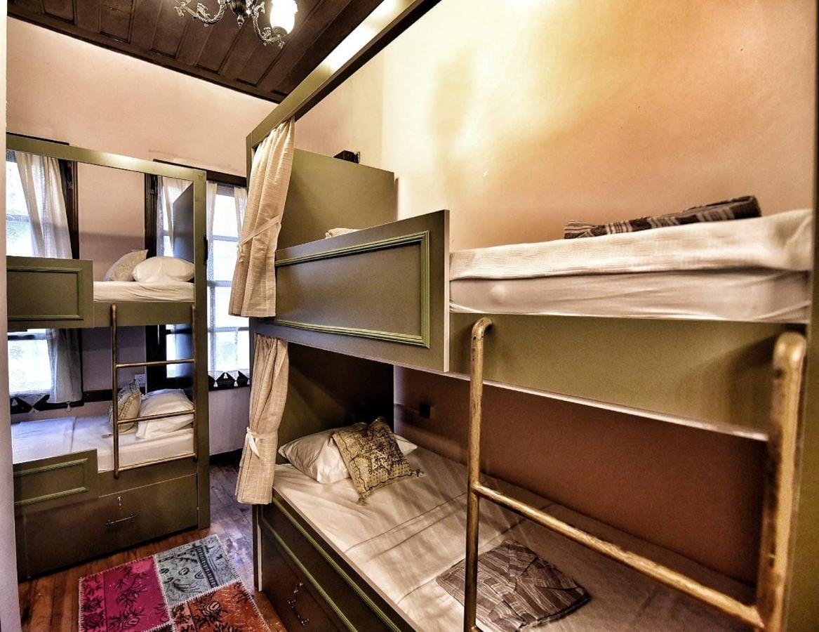 Lords Hostel & Pub Αττάλεια Εξωτερικό φωτογραφία