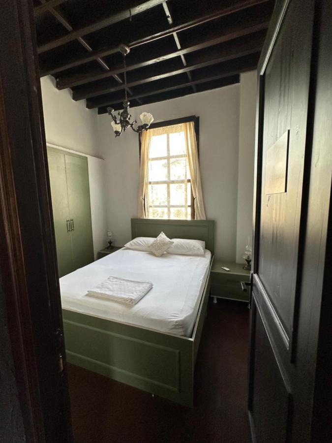 Lords Hostel & Pub Αττάλεια Εξωτερικό φωτογραφία
