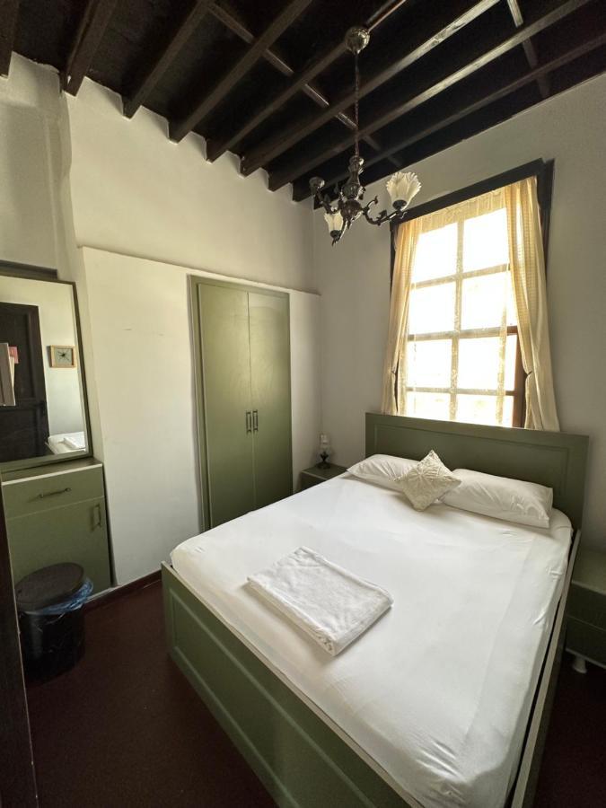 Lords Hostel & Pub Αττάλεια Εξωτερικό φωτογραφία